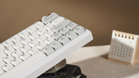 [In Stock]Zoom64 Moonstone White